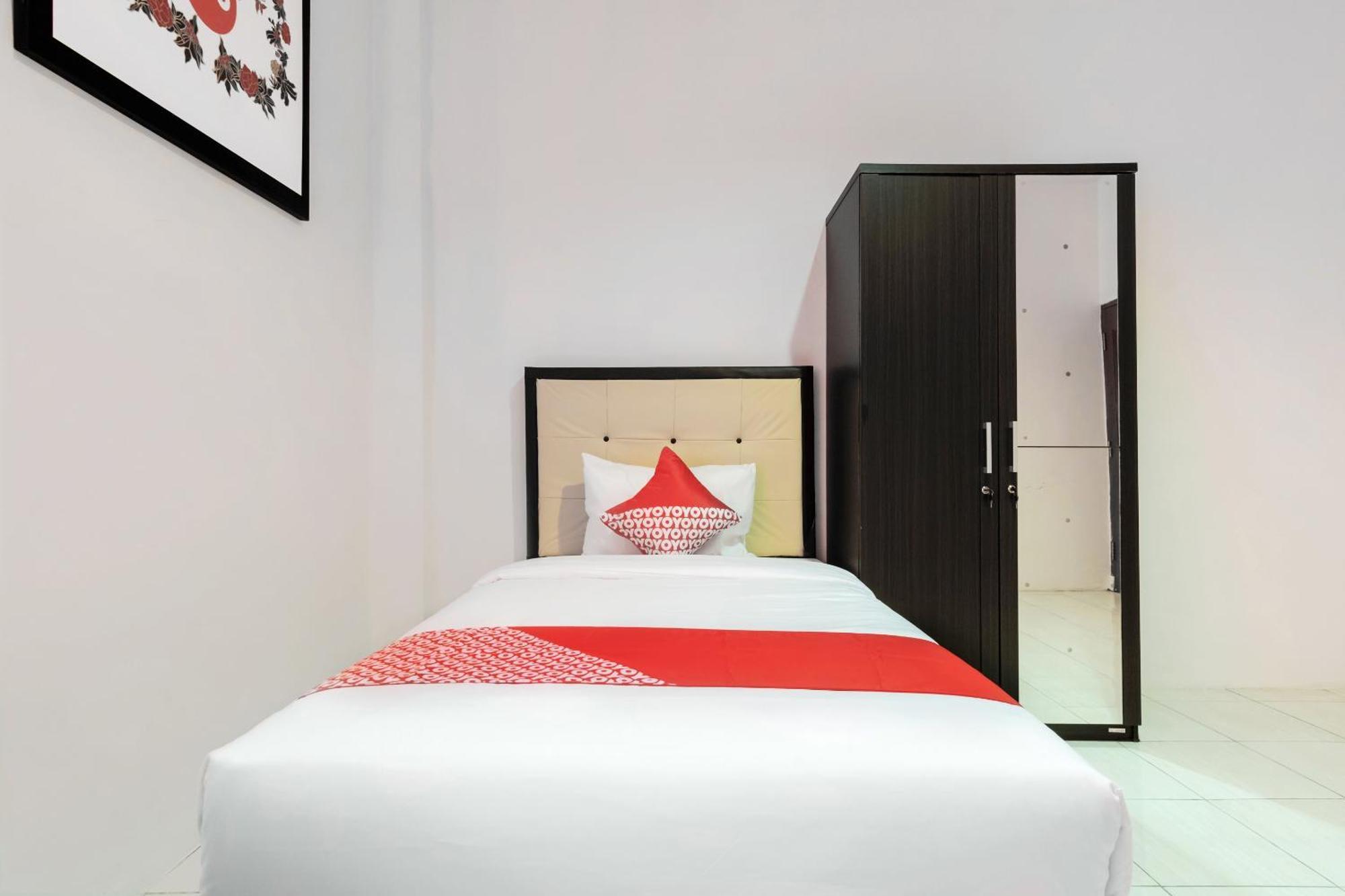 Oyo 622 Bakti Homestay Medan Bagian luar foto
